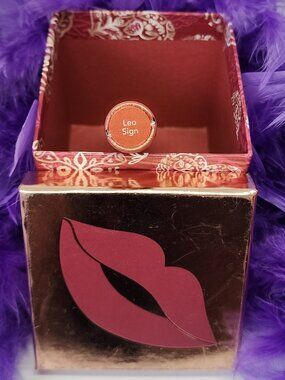 Leo Sign Gloss ( 1 Tube )